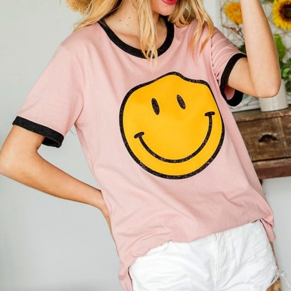 Nwt Oversized smiley Tee - Picture 3 of 6